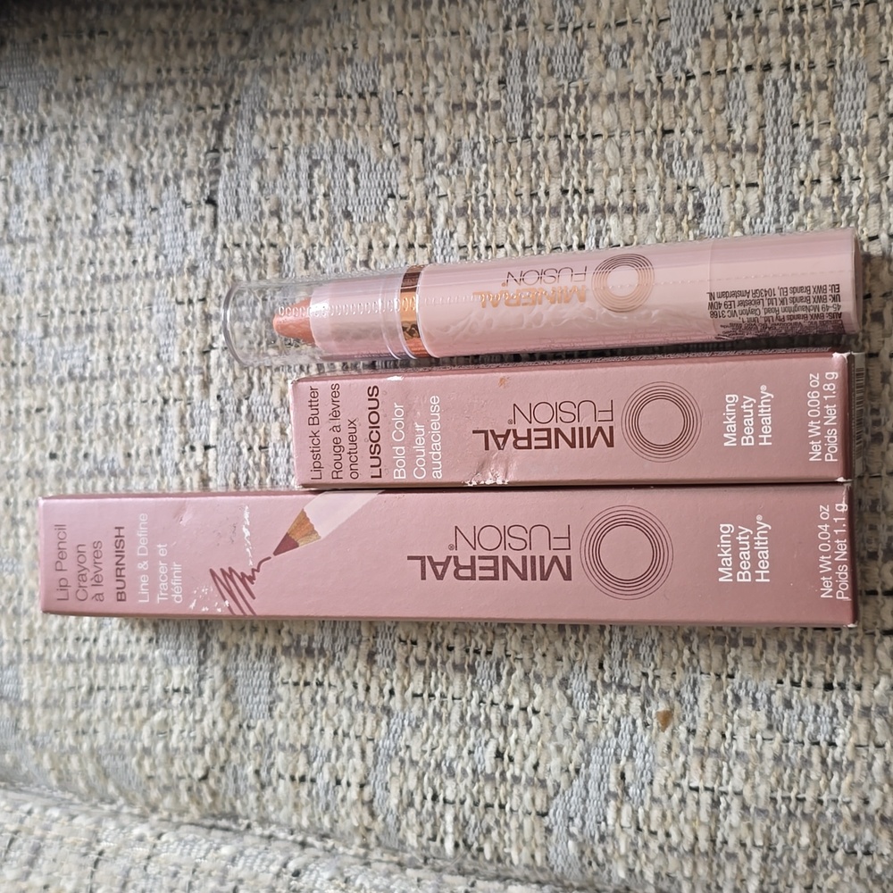 MINERAL FUSION MAKEUP BUNDLE OF 2 ITEMS